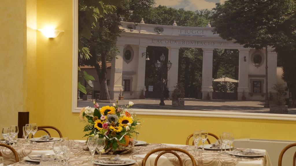 Hotel Villa Laura Fiuggi Bagian luar foto