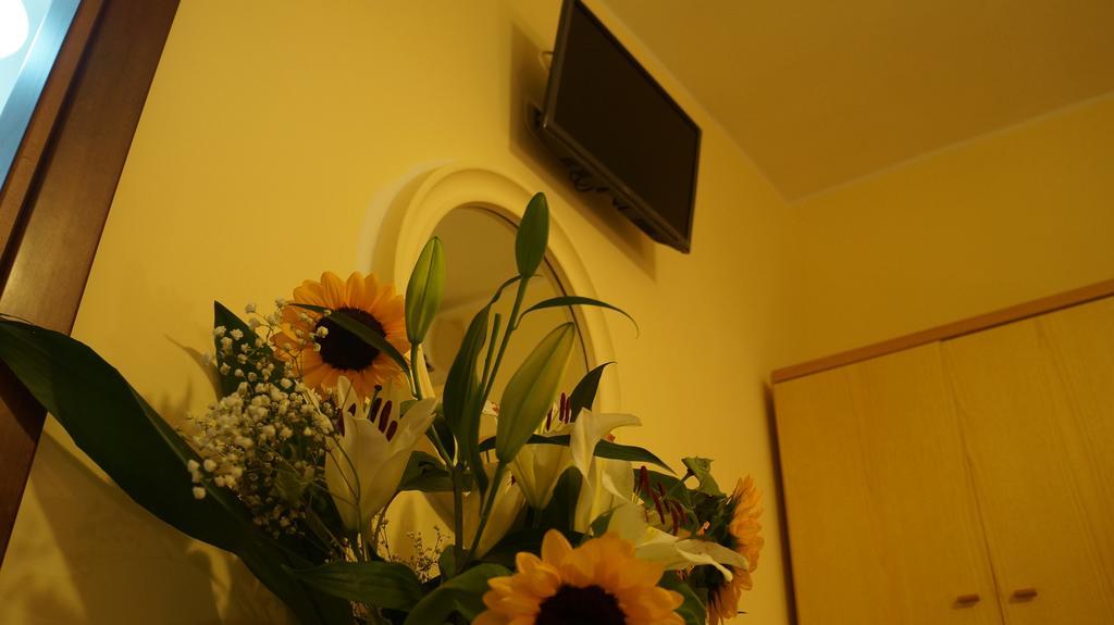 Hotel Villa Laura Fiuggi Ruang foto