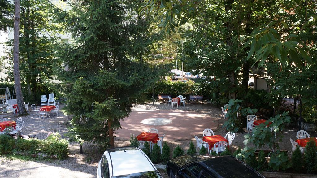 Hotel Villa Laura Fiuggi Bagian luar foto